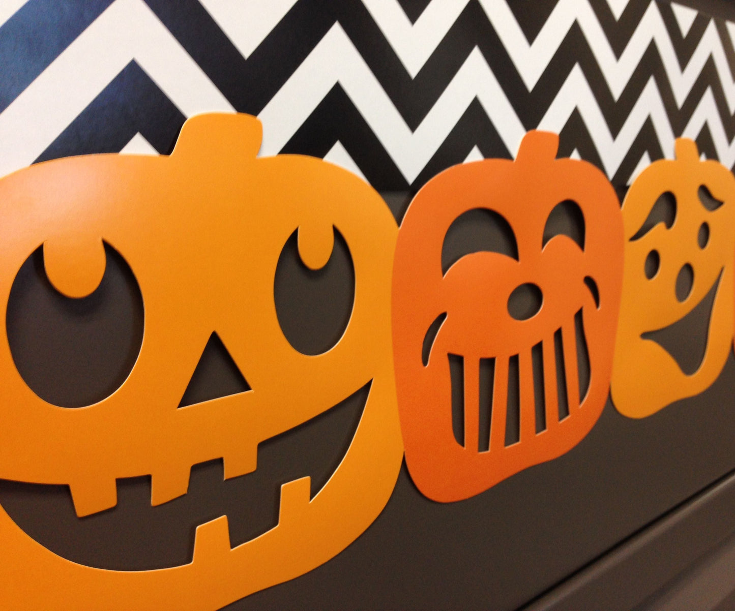 Jack-o'-Lantern Jumbo Stencil-Cut Borders